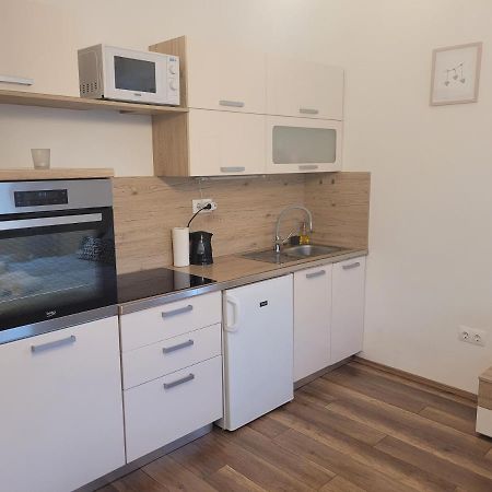 Rose Apartment Pécs Exteriör bild