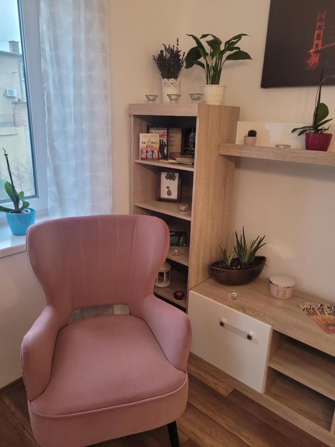 Rose Apartment Pécs Exteriör bild